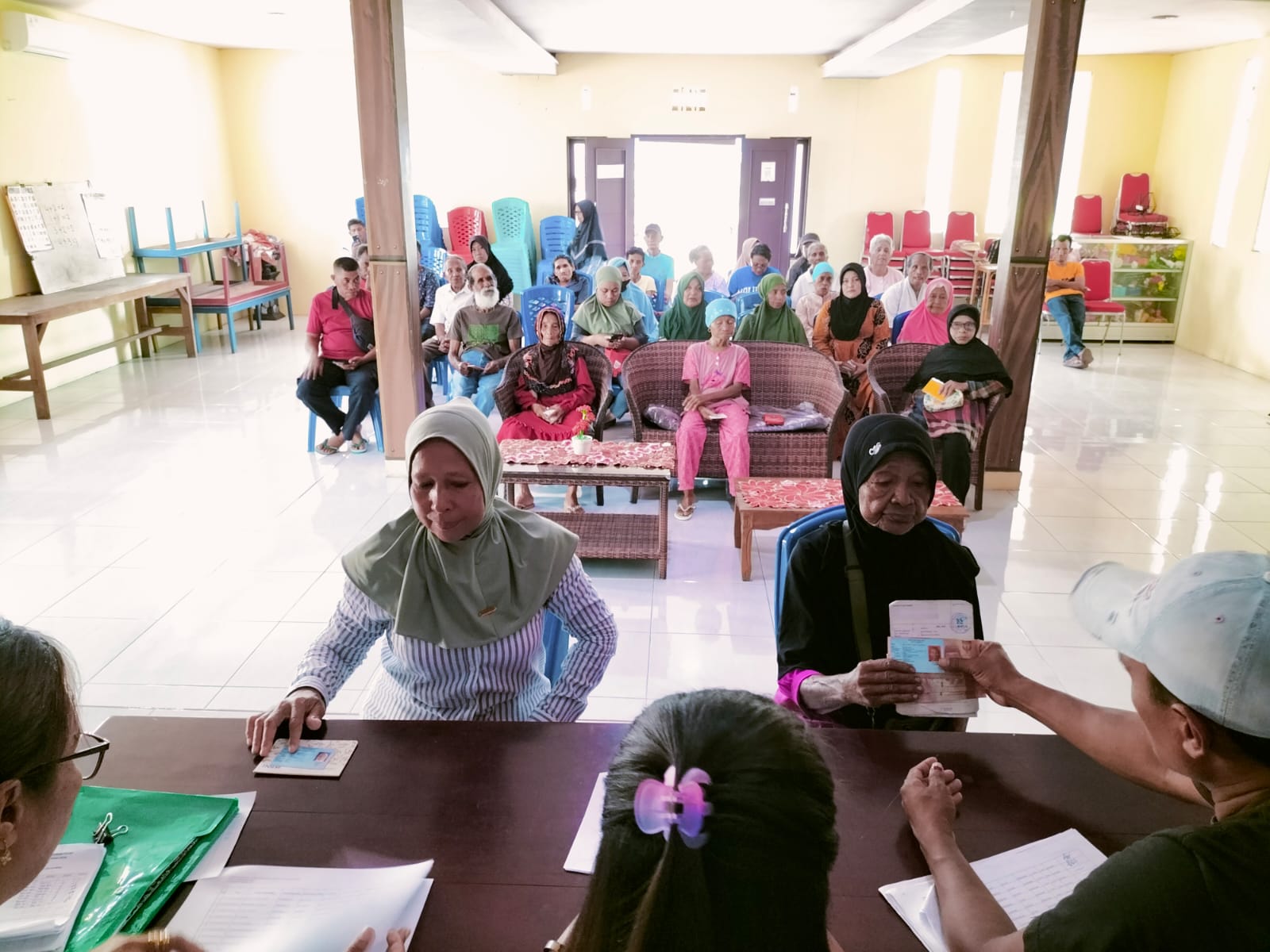 Penyaluran BLT Bulan November 2023 kepada 49 KPM